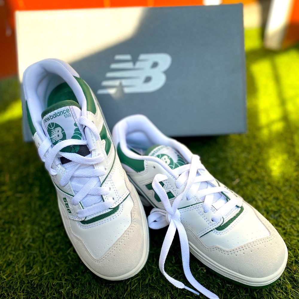 New Balance 550 white and green. Unisex!